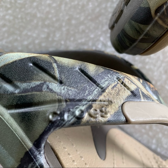 Crocs Flip Flops - Picture 5 of 9